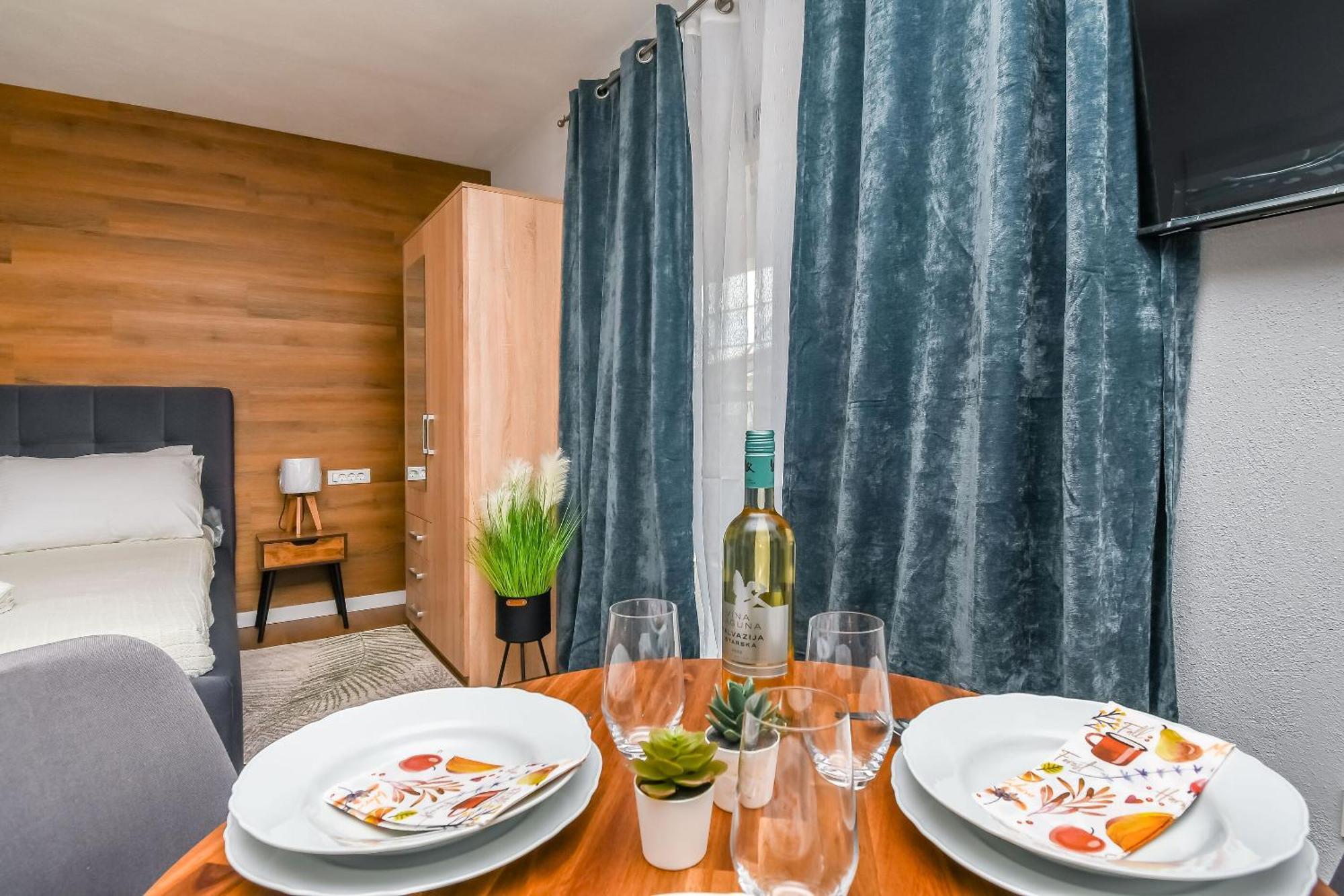 Apartments Neli トロギール エクステリア 写真