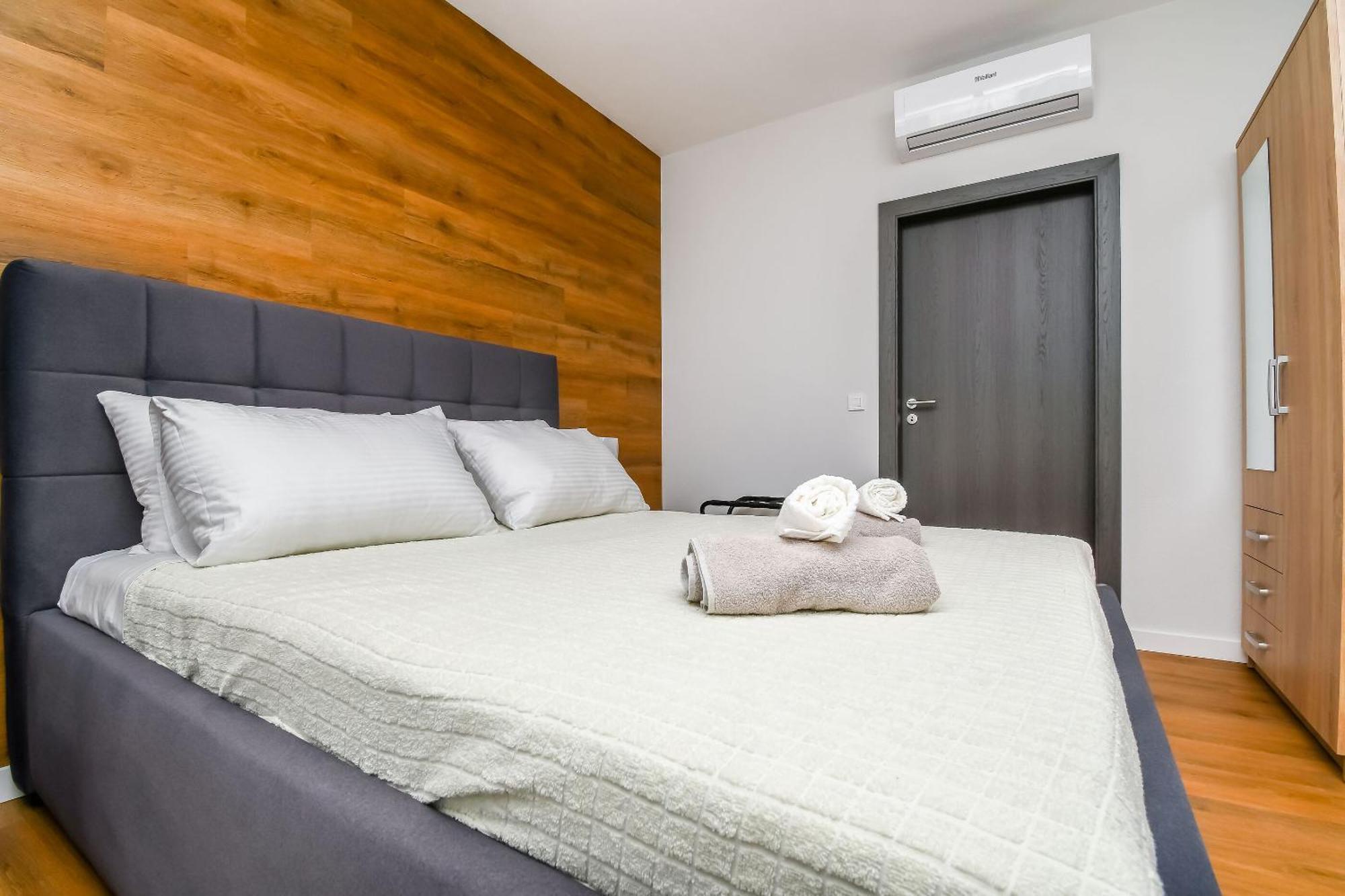 Apartments Neli トロギール エクステリア 写真