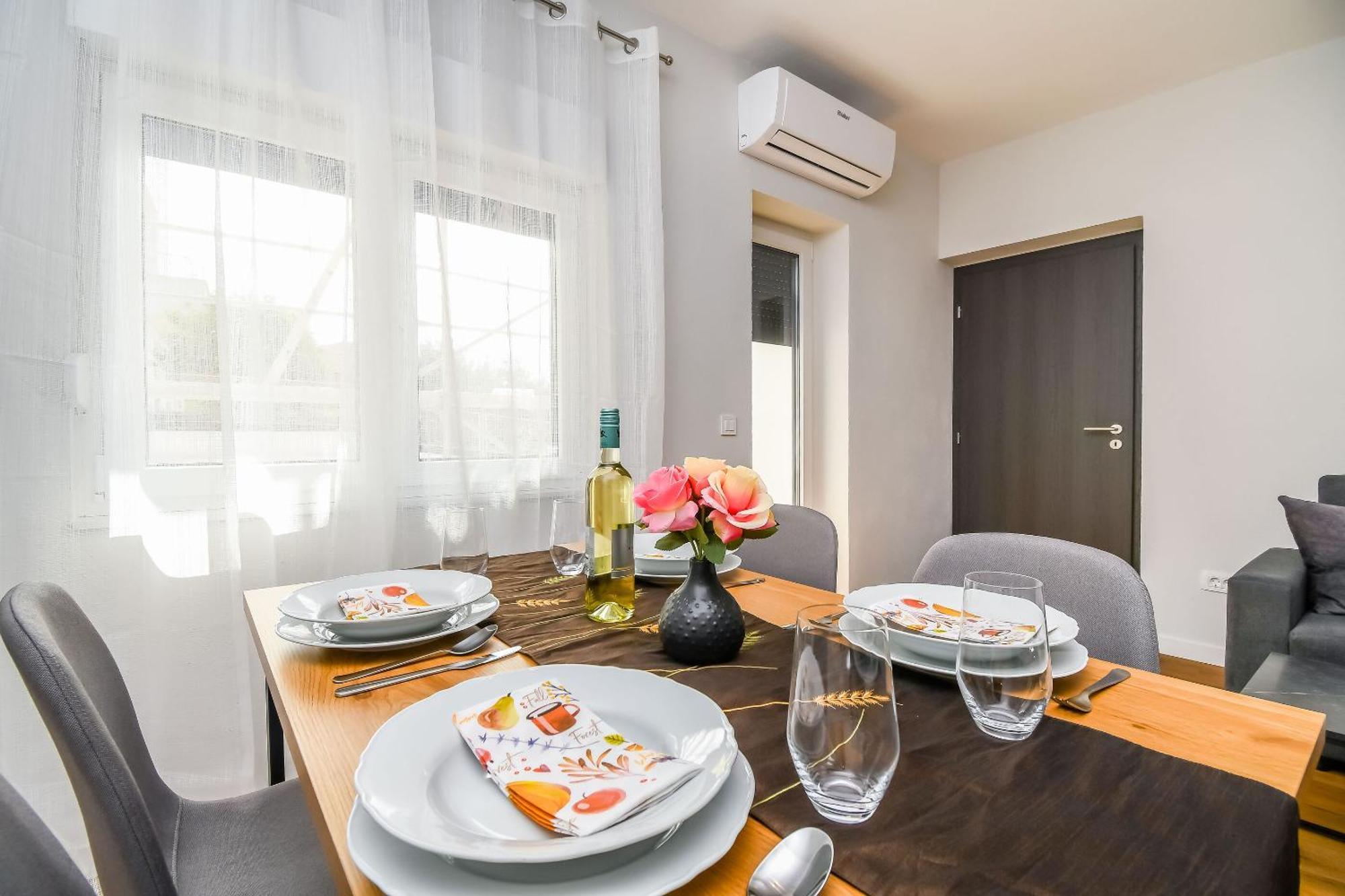 Apartments Neli トロギール エクステリア 写真