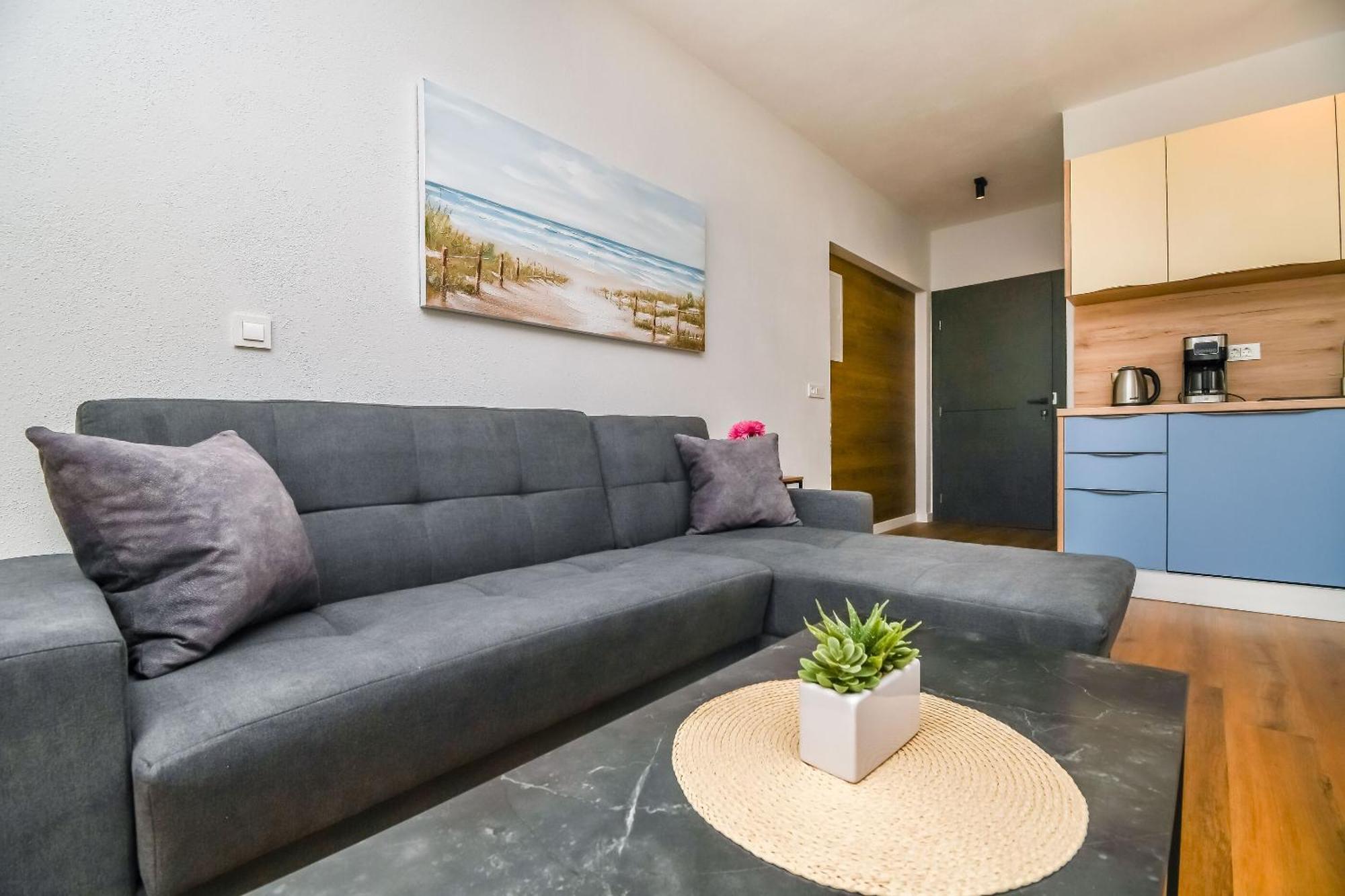 Apartments Neli トロギール エクステリア 写真