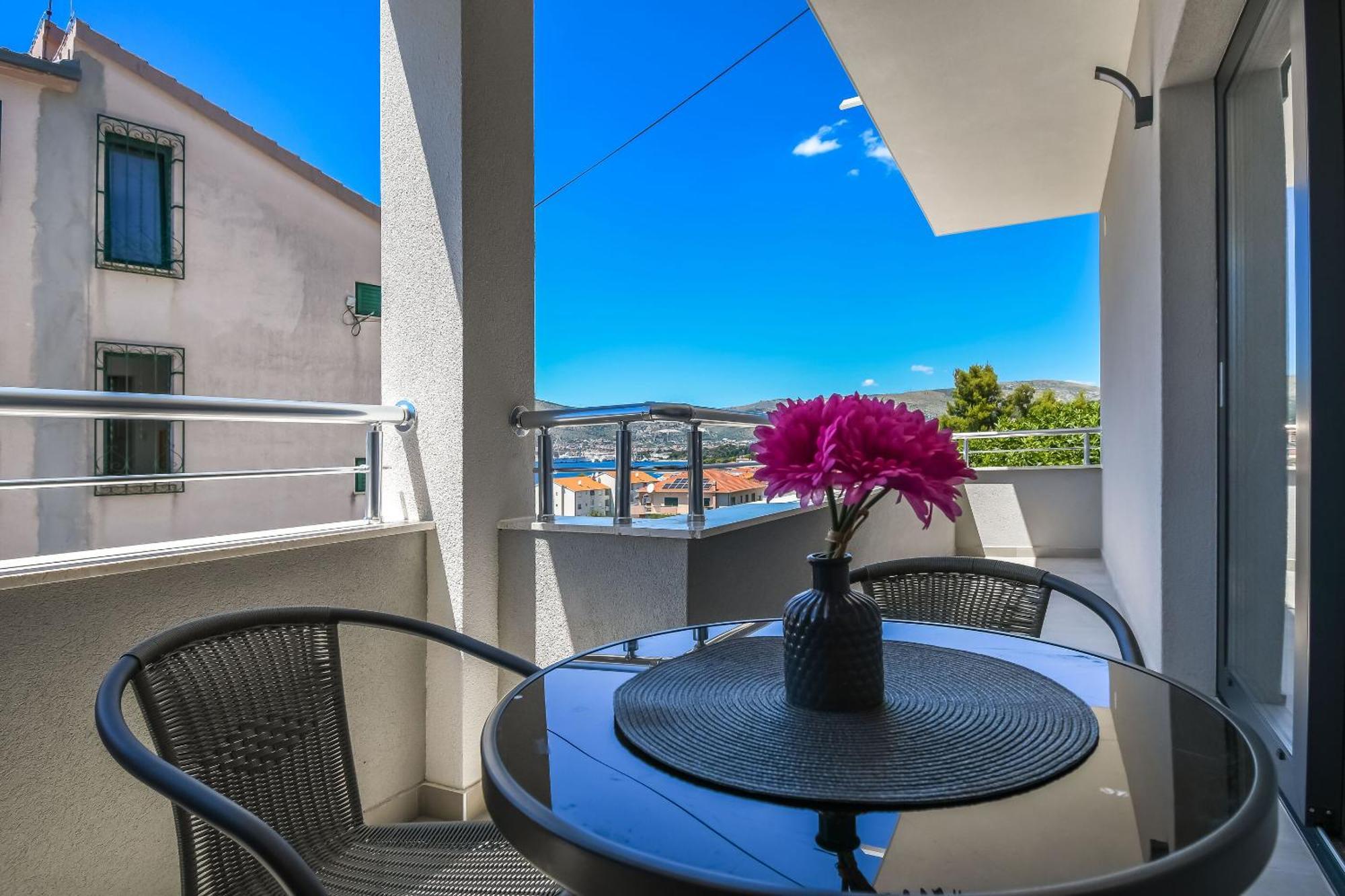 Apartments Neli トロギール エクステリア 写真